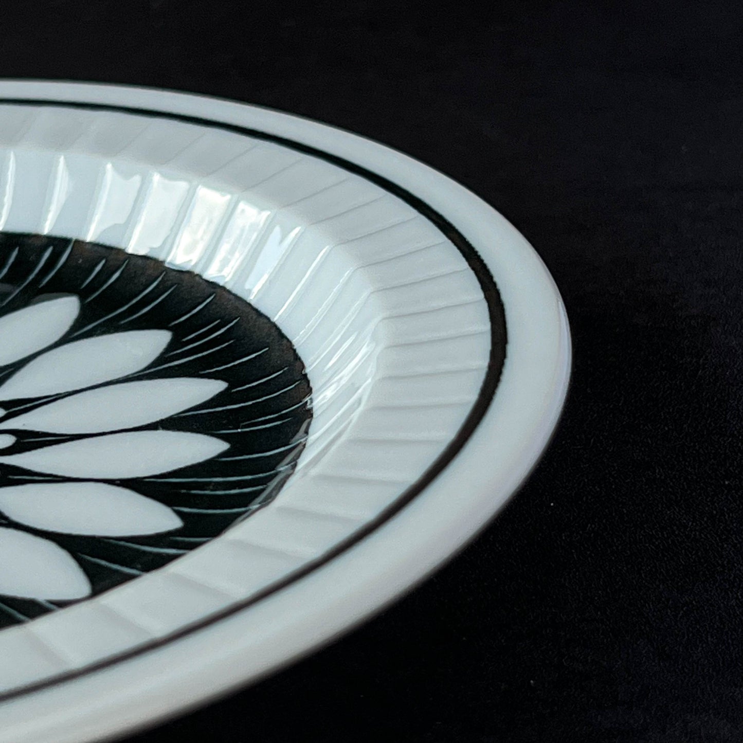 Anticoflower Small Plate 16cm - Daisy / Blossom / Bouquet