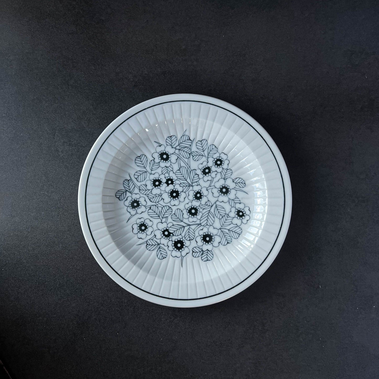 Anticoflower Dinner Plate 24cm - Daisy / Blossom / Bouquet