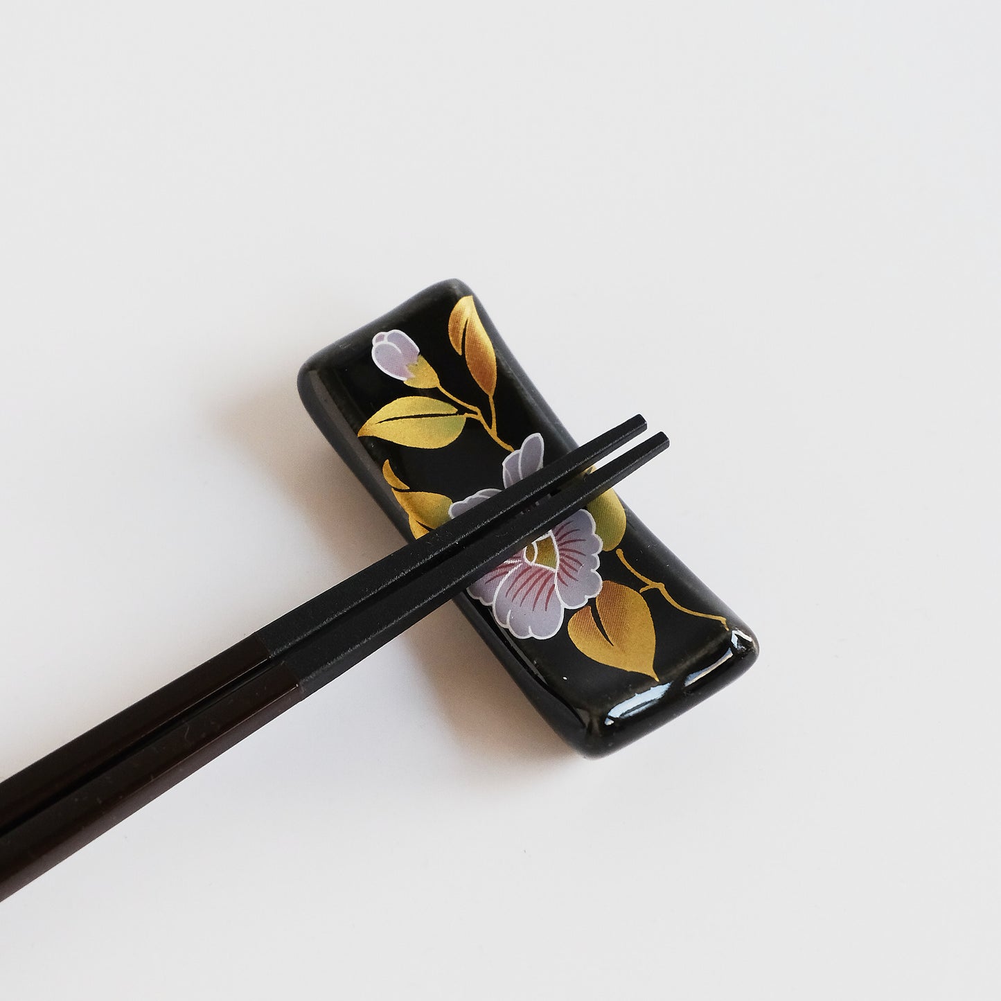 Tanmei Teisen Chopstick Rest - Clematis
