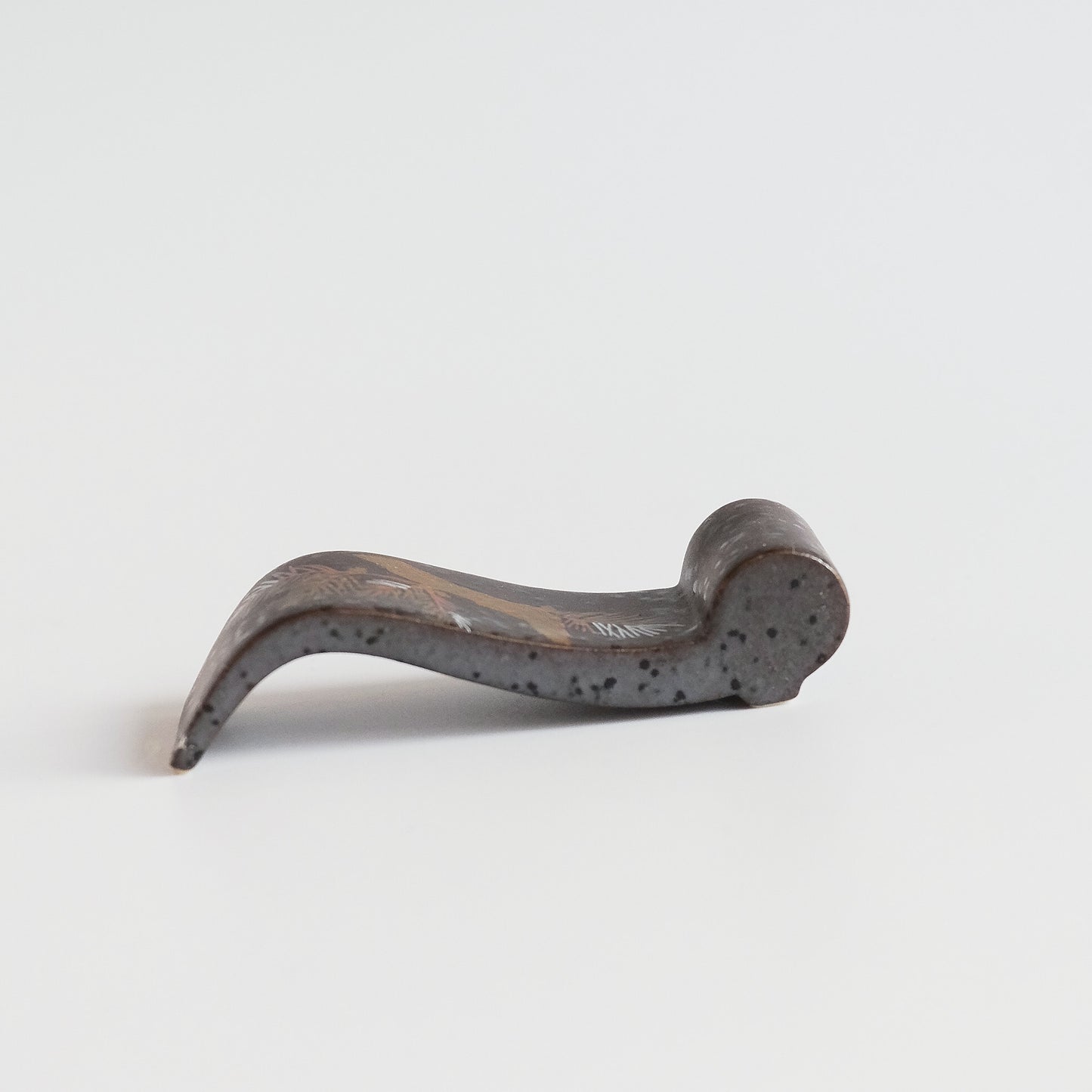 TOUGA Scroll Chopstick Rest - Pine