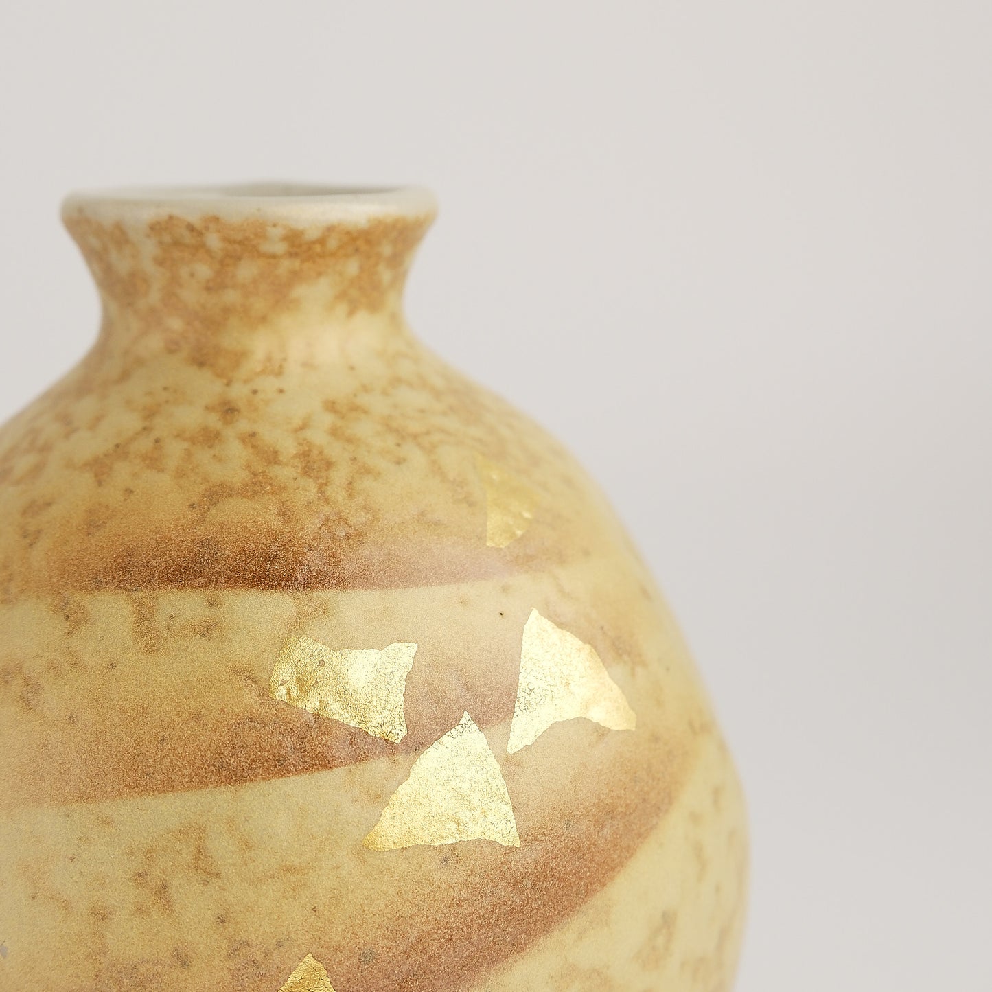 Kutani Ware Japanese Sake Set - Gold Leaf