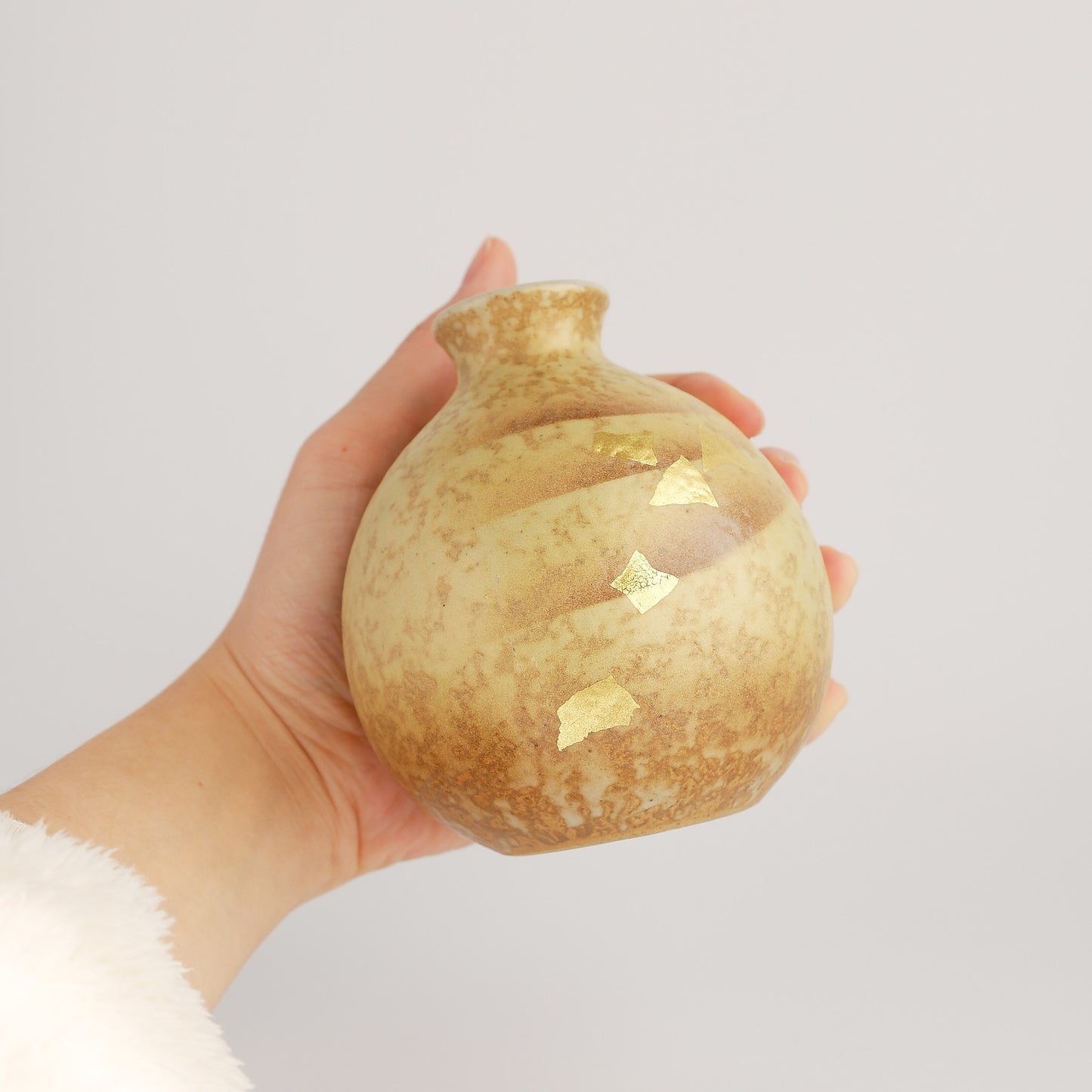 Kutani Ware Japanese Sake Set - Gold Leaf