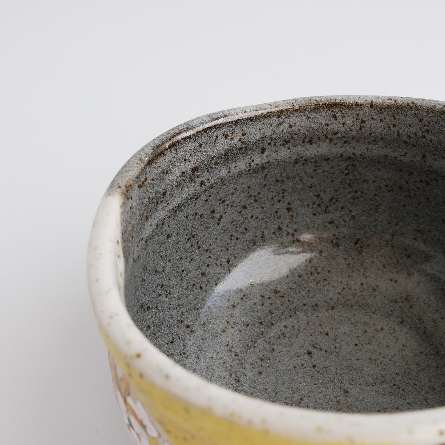 Kutani Ware Matcha Bowl - Yoshidaya Cherry Bird
