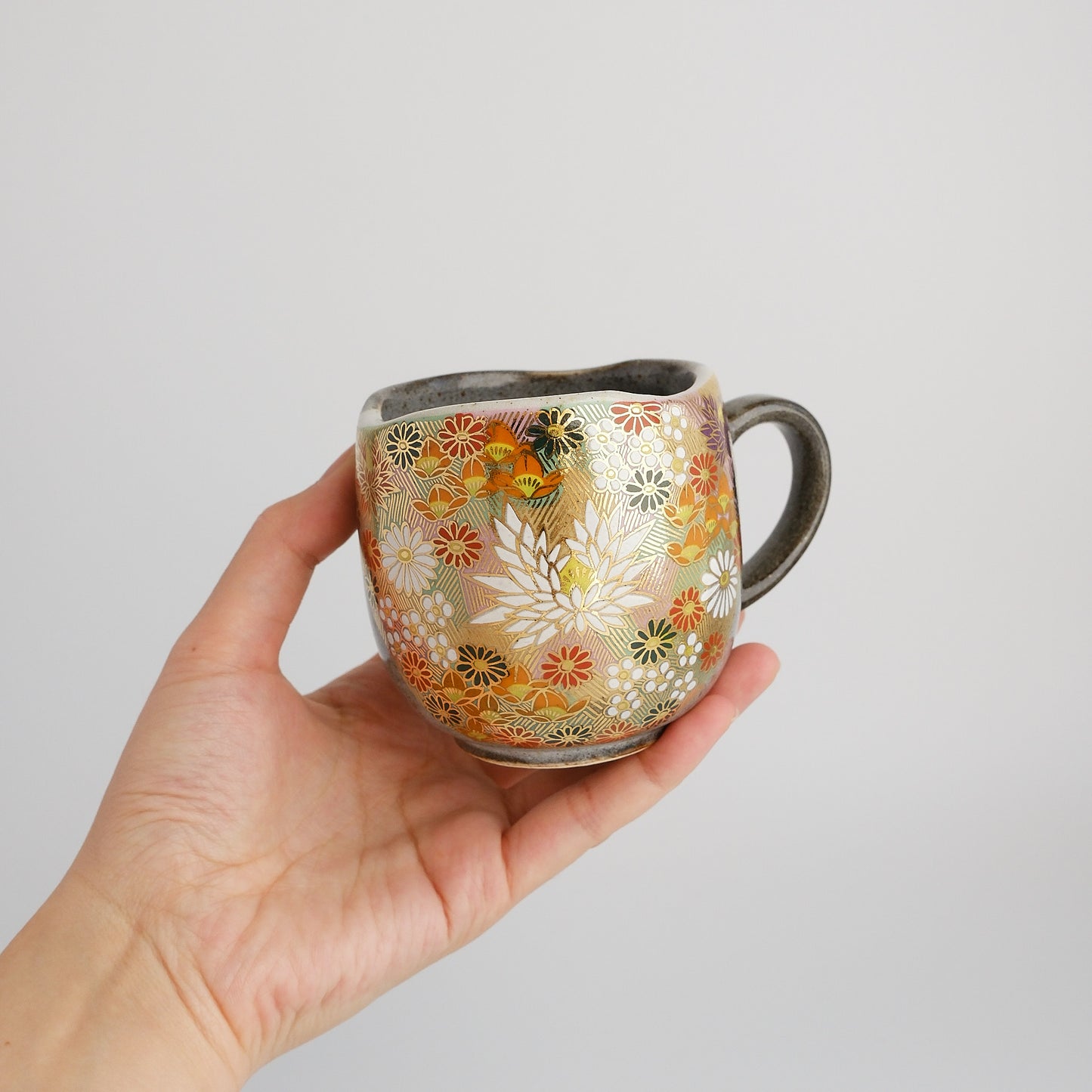 Kutani Ware Japanese Mug Cup - Gold Flower Hanazume
