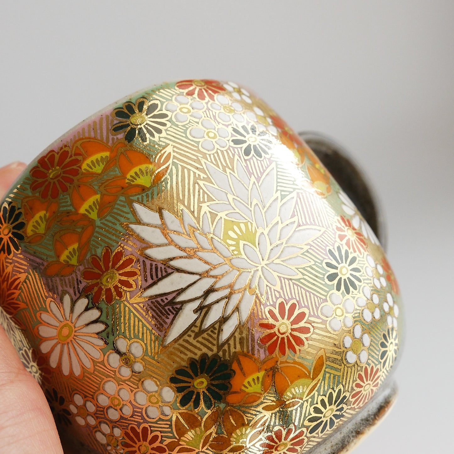 Kutani Ware Japanese Mug Cup - Gold Flower Hanazume