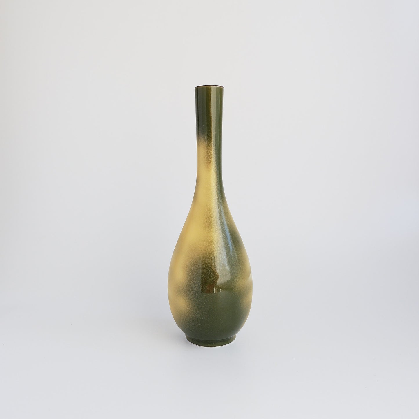 Kutani ware Flower Vase - Cranes in Sea of Clouds
