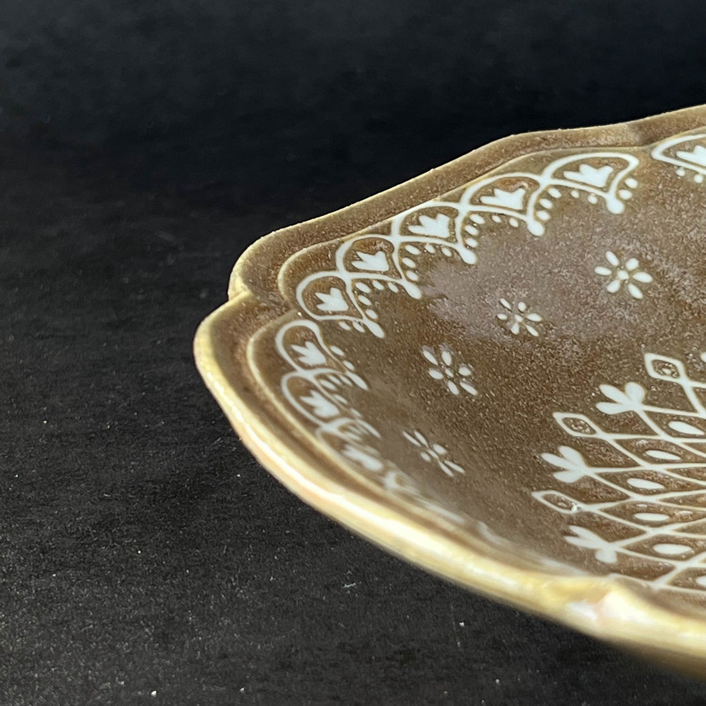 LA DENTELLE Deep Plate 21.5cm - Green / Grey / Brown / White