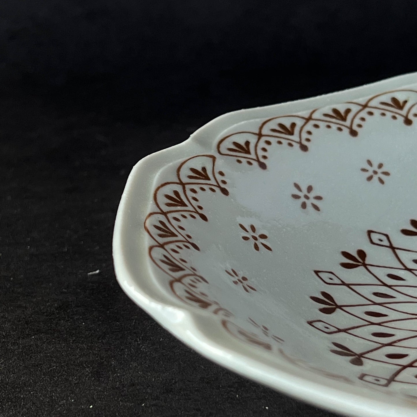 LA DENTELLE Deep Plate 21.5cm - Green / Grey / Brown / White