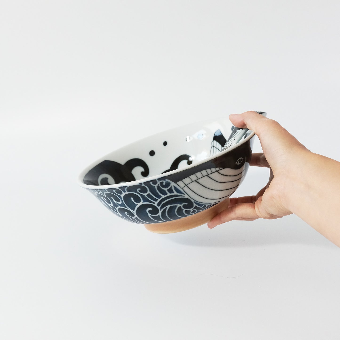 Ramen Noodle Large Bowl 21cm - Shiranami Whale