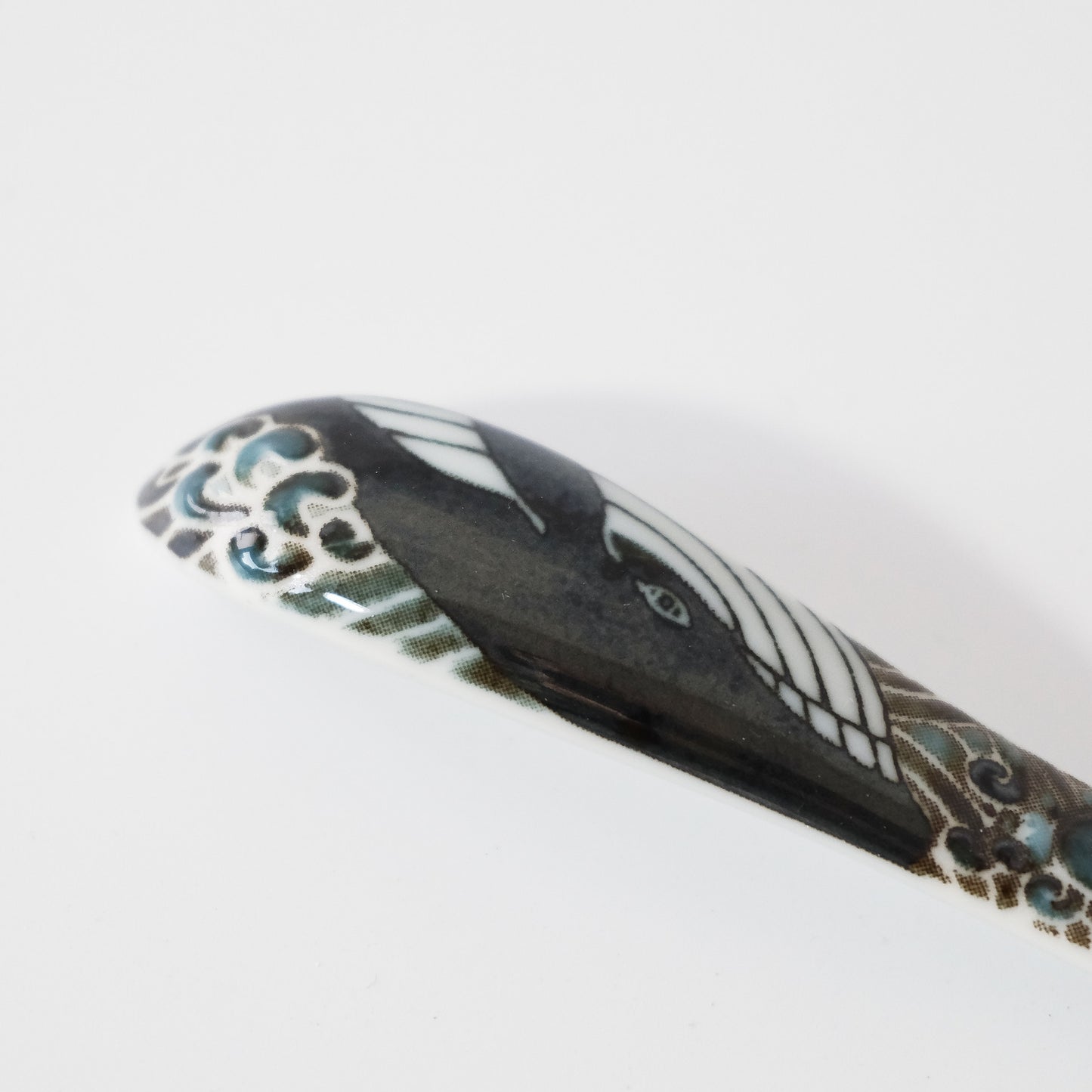 Ramen Noodle Large Spoon 17.5cm - Black Shiranami Whale