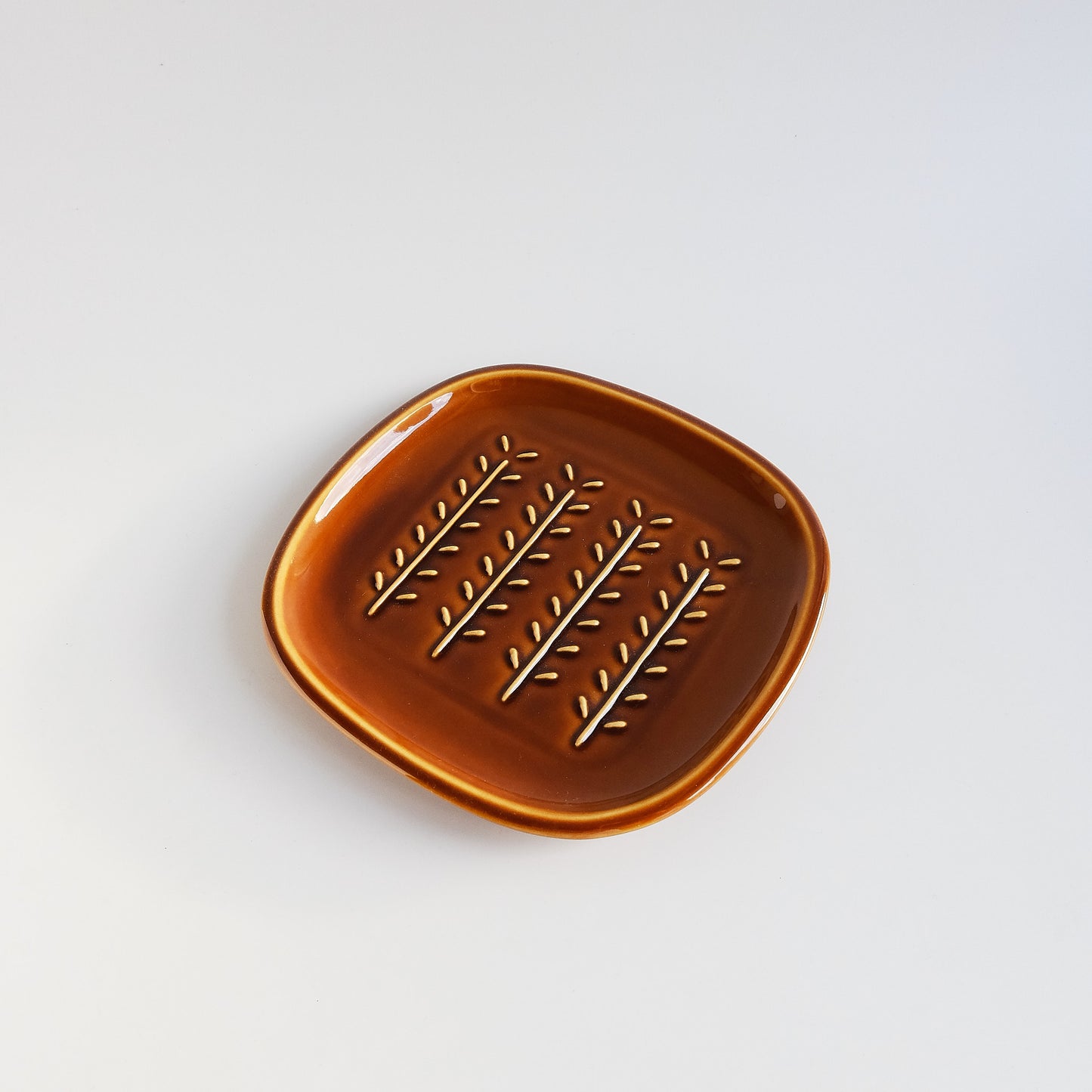 Miyama Crust Toast Serving Plate 19cm - Ivory / Brown