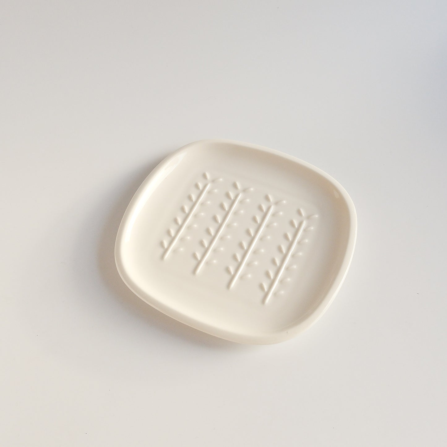 Miyama Crust Toast Serving Plate 19cm - Ivory / Brown