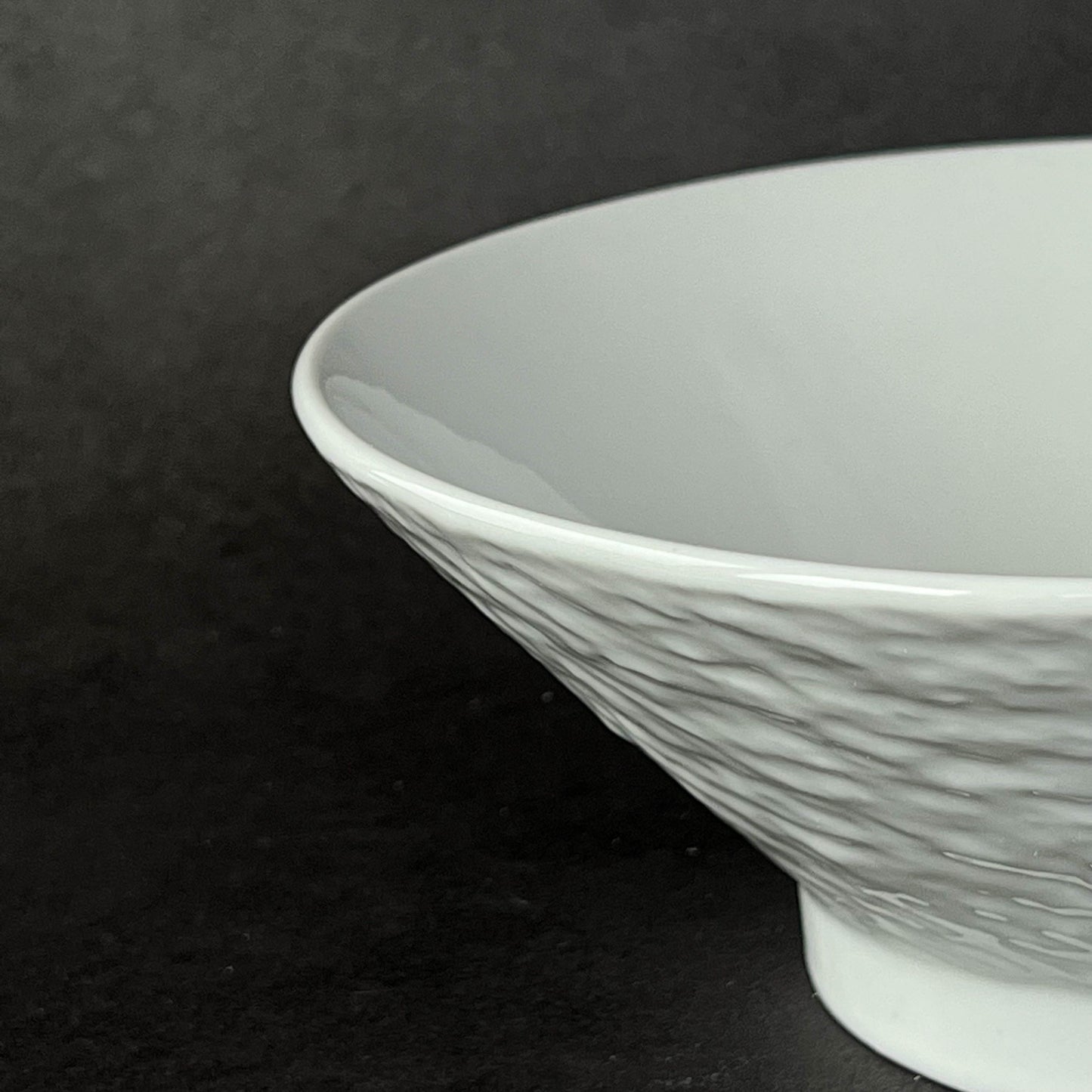 Ramen Noodle Large Bowl 21cm - White / Black