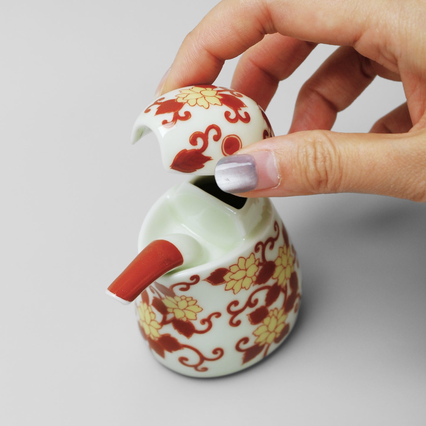 Arita Ware Soy Sauce Dispenser - Kingfisher (Red)