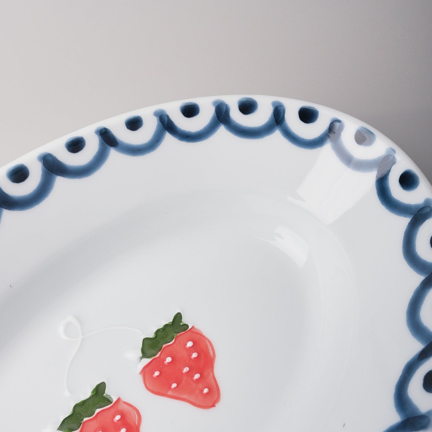 Arita Ware Oval Plate 21cm - Strawberry