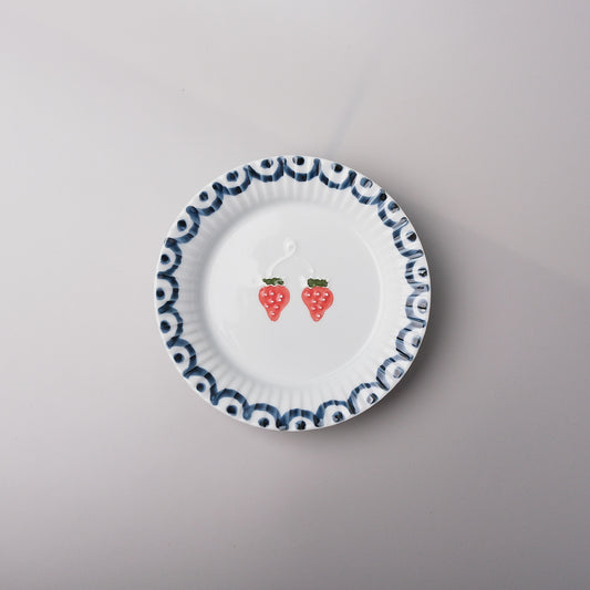 Arita Ware Round Plate 15.5cm - Strawberry