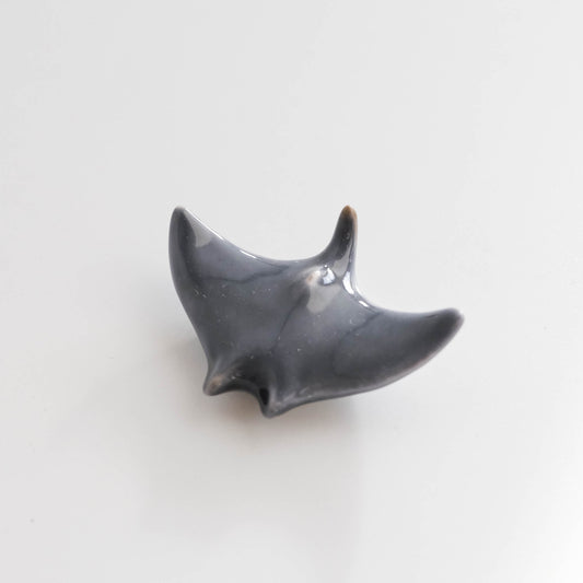 Arita Ware Chopstick Rest - Grey Manta Ray (Small)