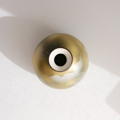 Kutani ware Round Vase - Golden Tree Grove and Cloud