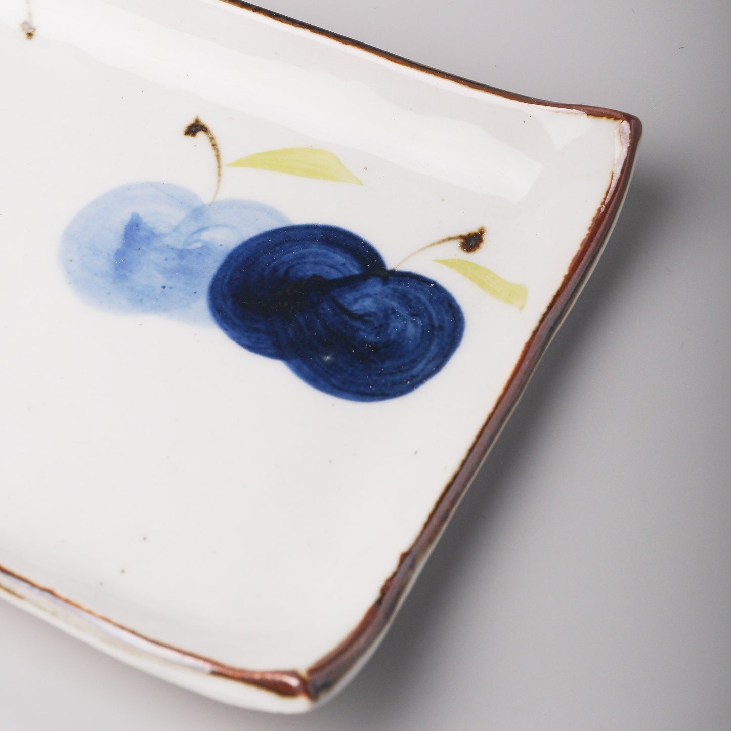 Hasami Rectangular Plate 21cm - Indigo Apple