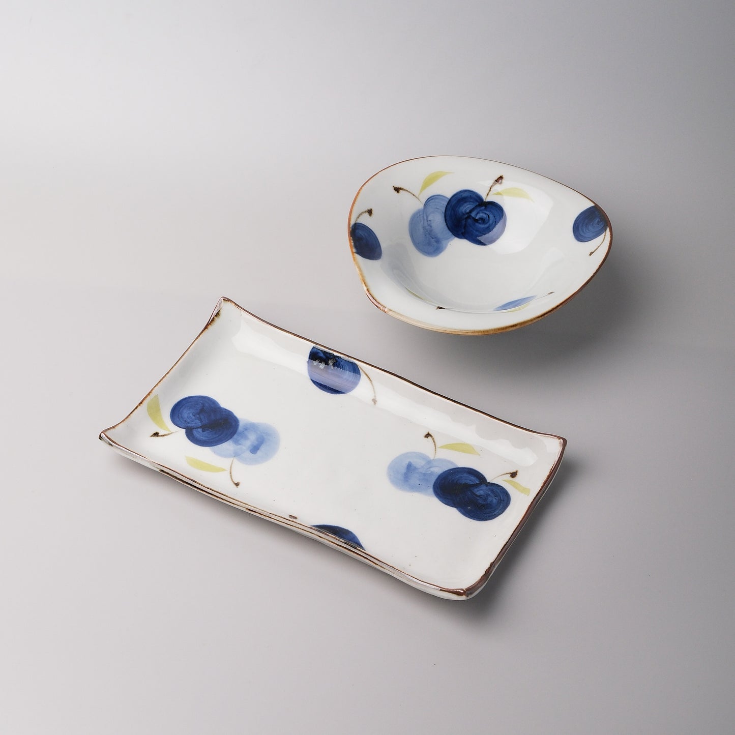 Hasami Rectangular Plate 21cm - Indigo Apple