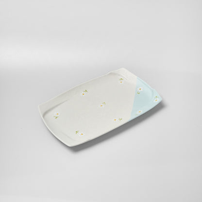 Hasami Ware Fuchidori Rectangle Plate - Daisy (Blue)