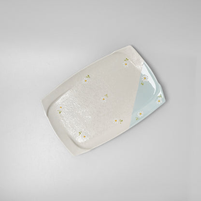 Hasami Ware Fuchidori Rectangle Plate - Daisy (Blue)