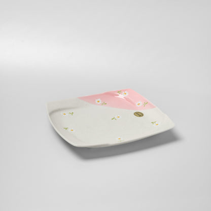 Hasami Ware Fuchidori Square Plate - Daisy (Pink)
