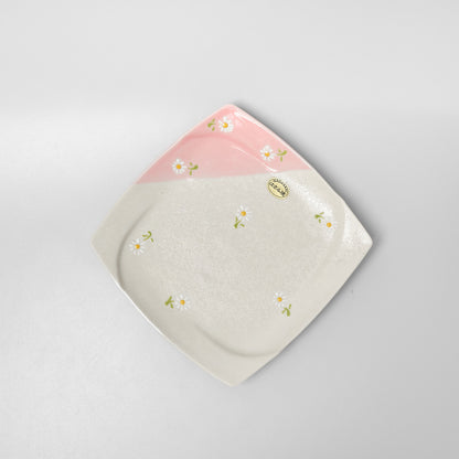 Hasami Ware Fuchidori Square Plate - Daisy (Pink)