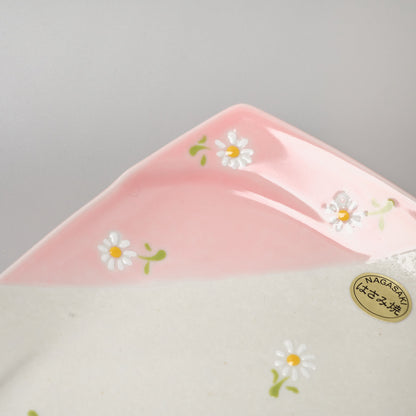 Hasami Ware Fuchidori Square Plate - Daisy (Pink)