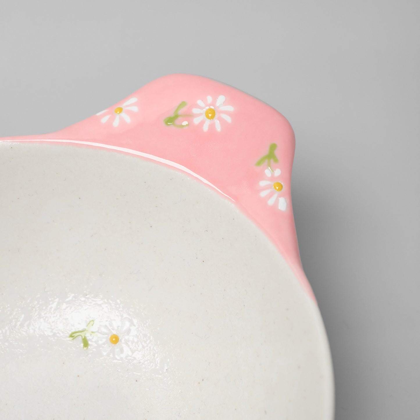 Hasami Ware Serving Bowl with Handle - Daisy (Pink)