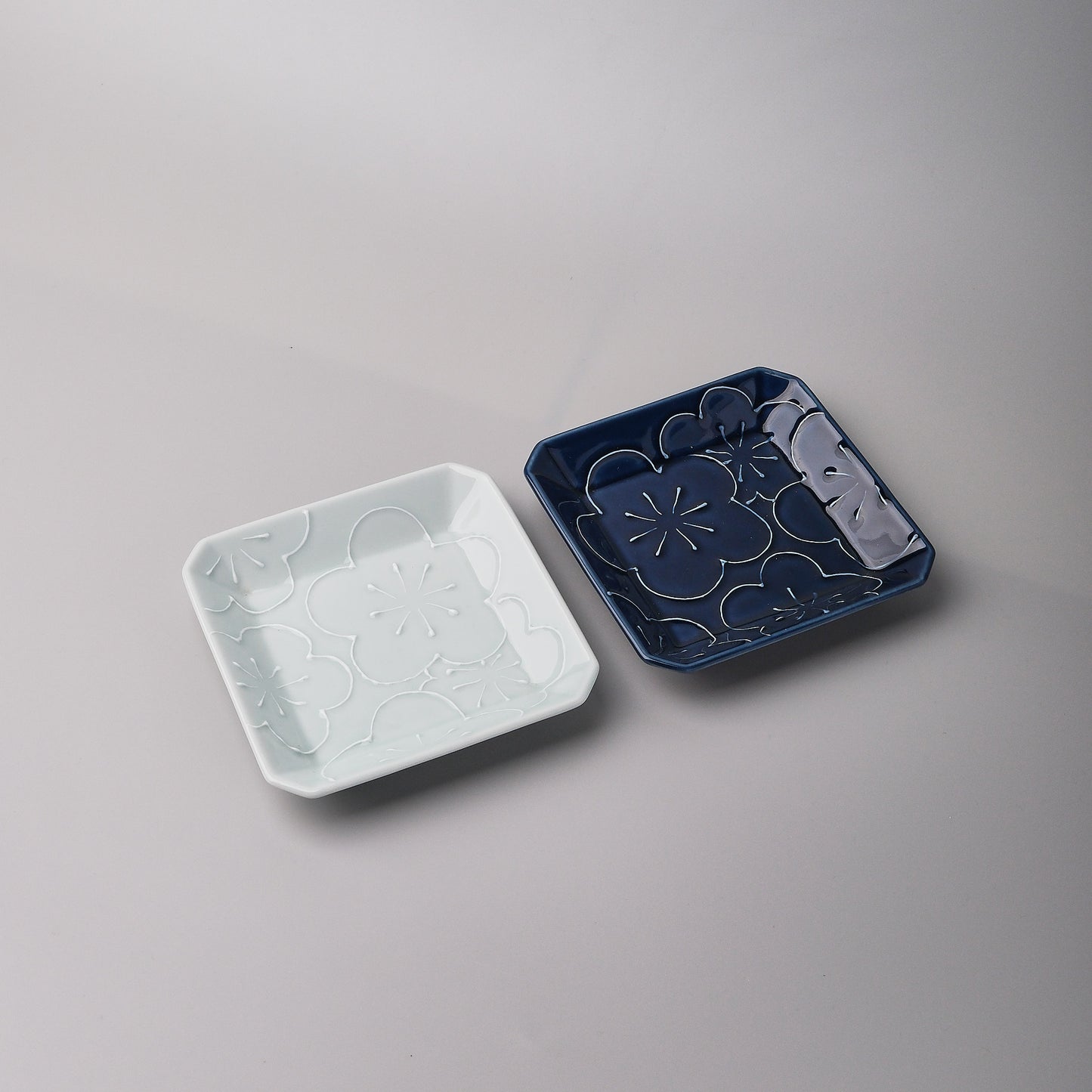 Hasami ware Side Dish Plate - Spring Bloom