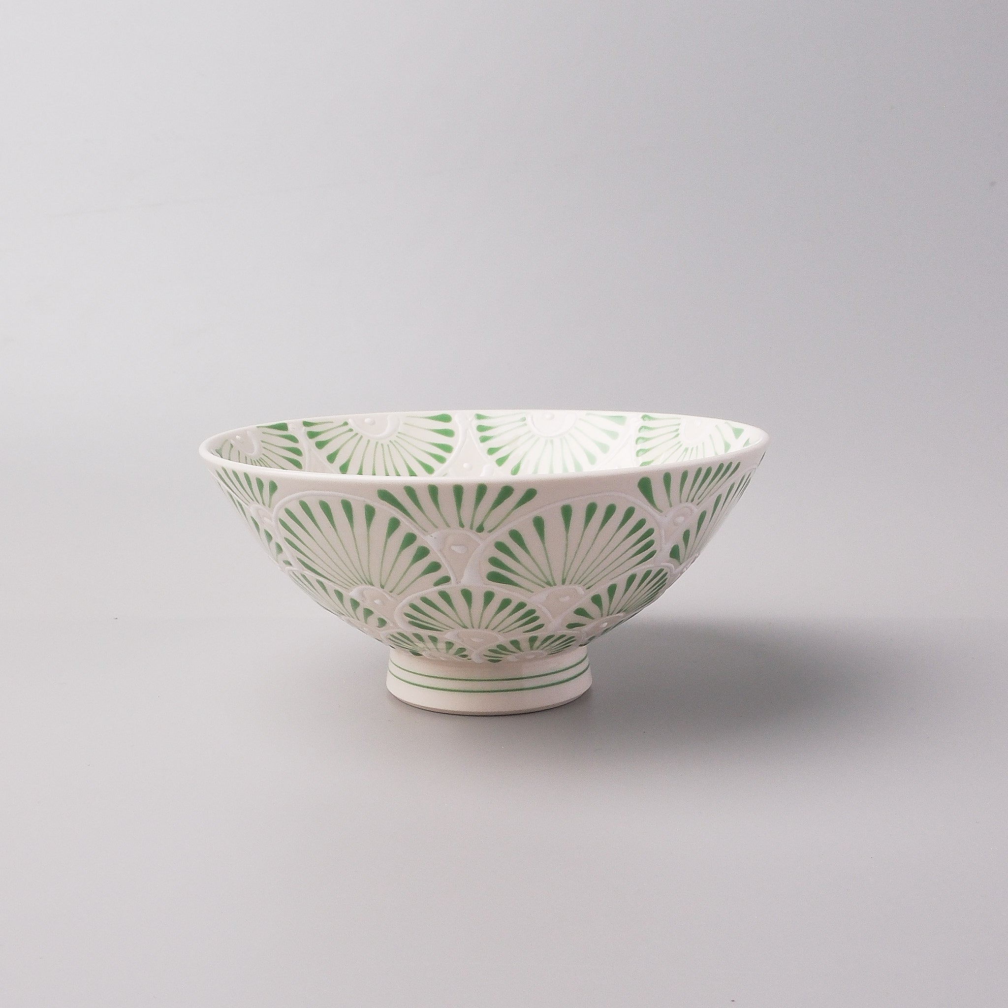 Hasami Ware Icchin Large Rice Bowl 13.5cm - Sen (Fan Shaped) – Yorokobi ...