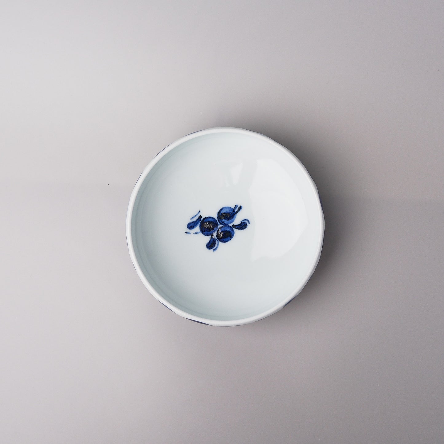 Hasami Ware Shallow Bowl 15.5cm - Blue Floral