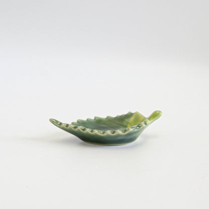 Ihoshiro Chopstick Rest - Shiso Leaf