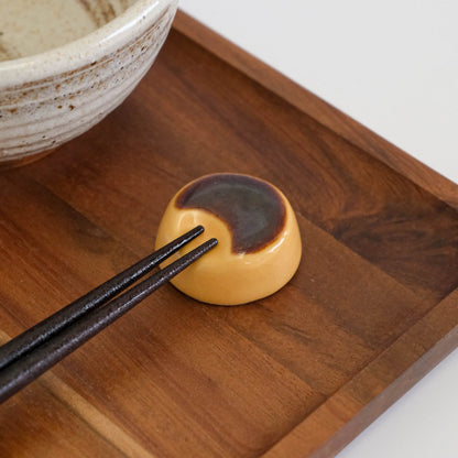 Ihoshiro Chopstick Rest - Custard Pudding