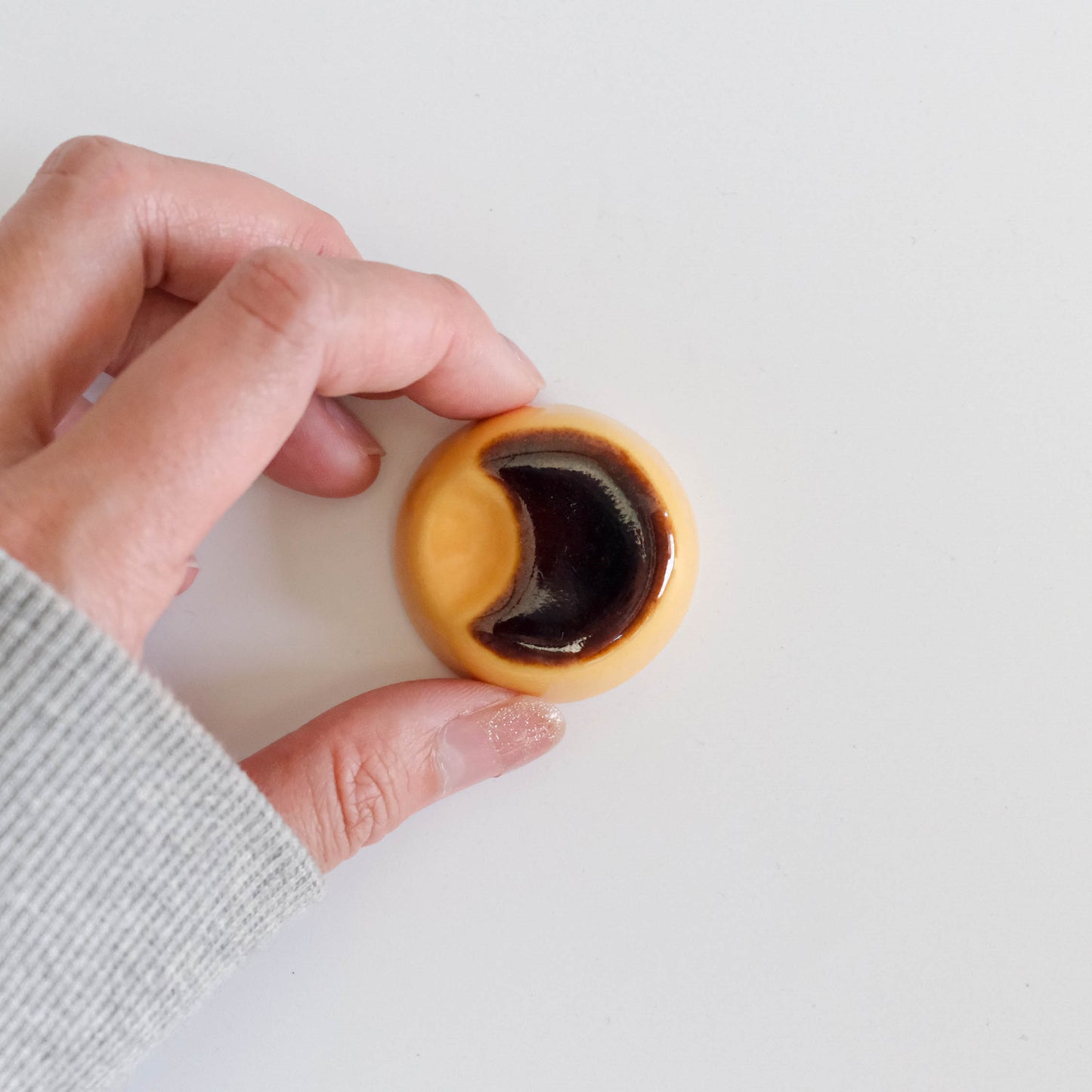 Ihoshiro Chopstick Rest - Custard Pudding