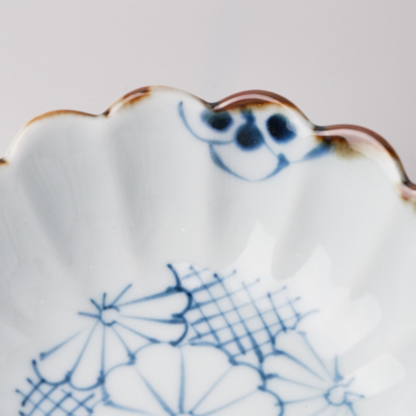 Imari Ware Dessert High Stand Bowl 11cm - Chrysanthemum