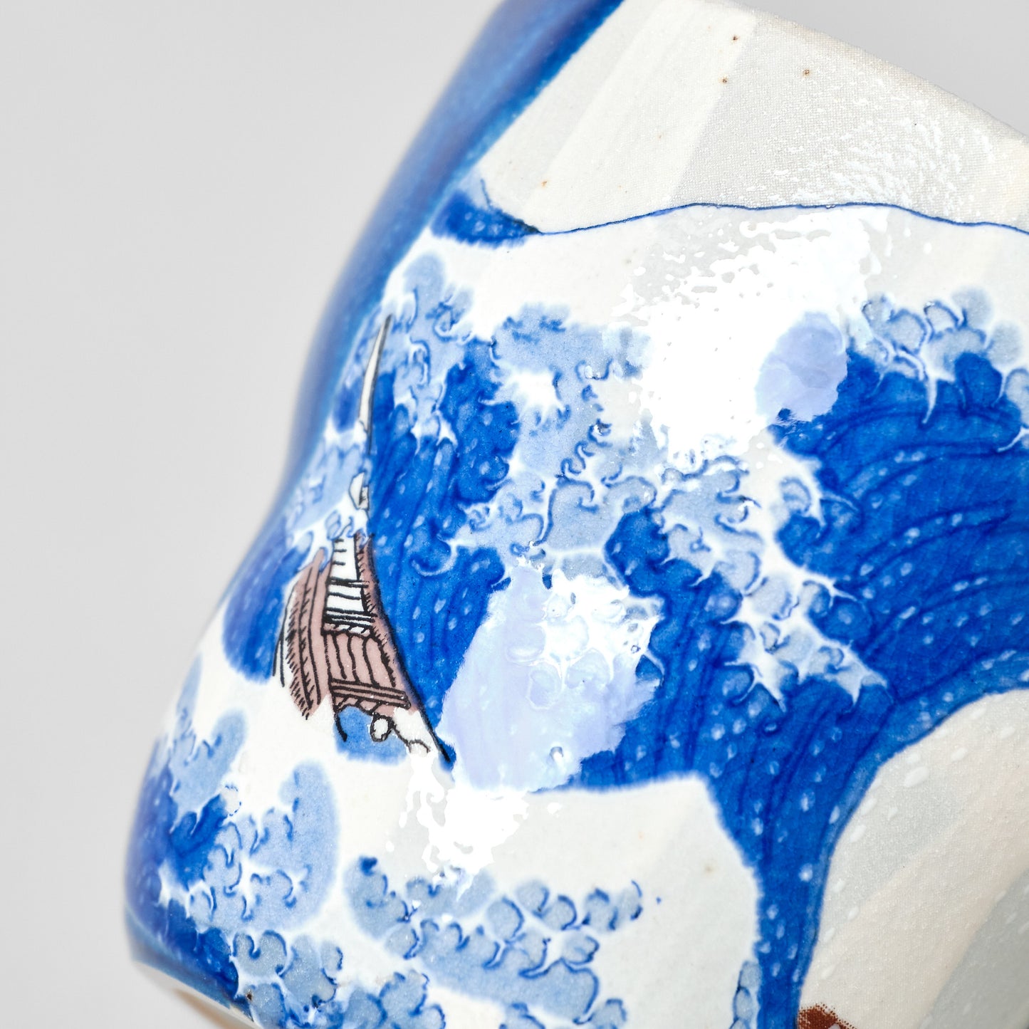 Kutani Ware Yunomi Tea Cup - Great Wave Kanagawa (Tapered)