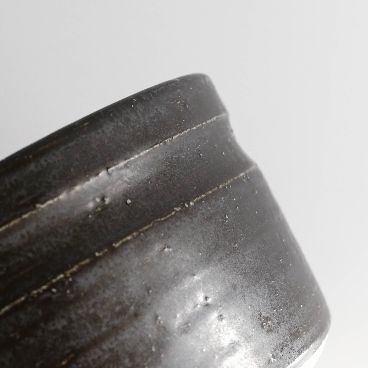 Matcha Bowl with Spout (Large) - Black Kuro