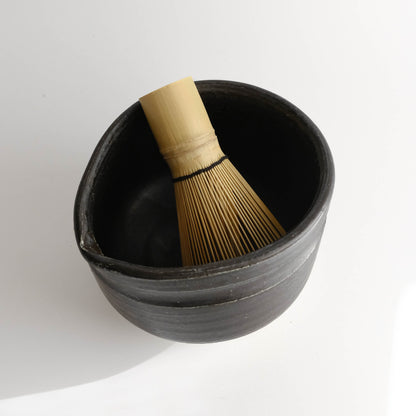 Matcha Bowl with Spout (Large) - Black Kuro