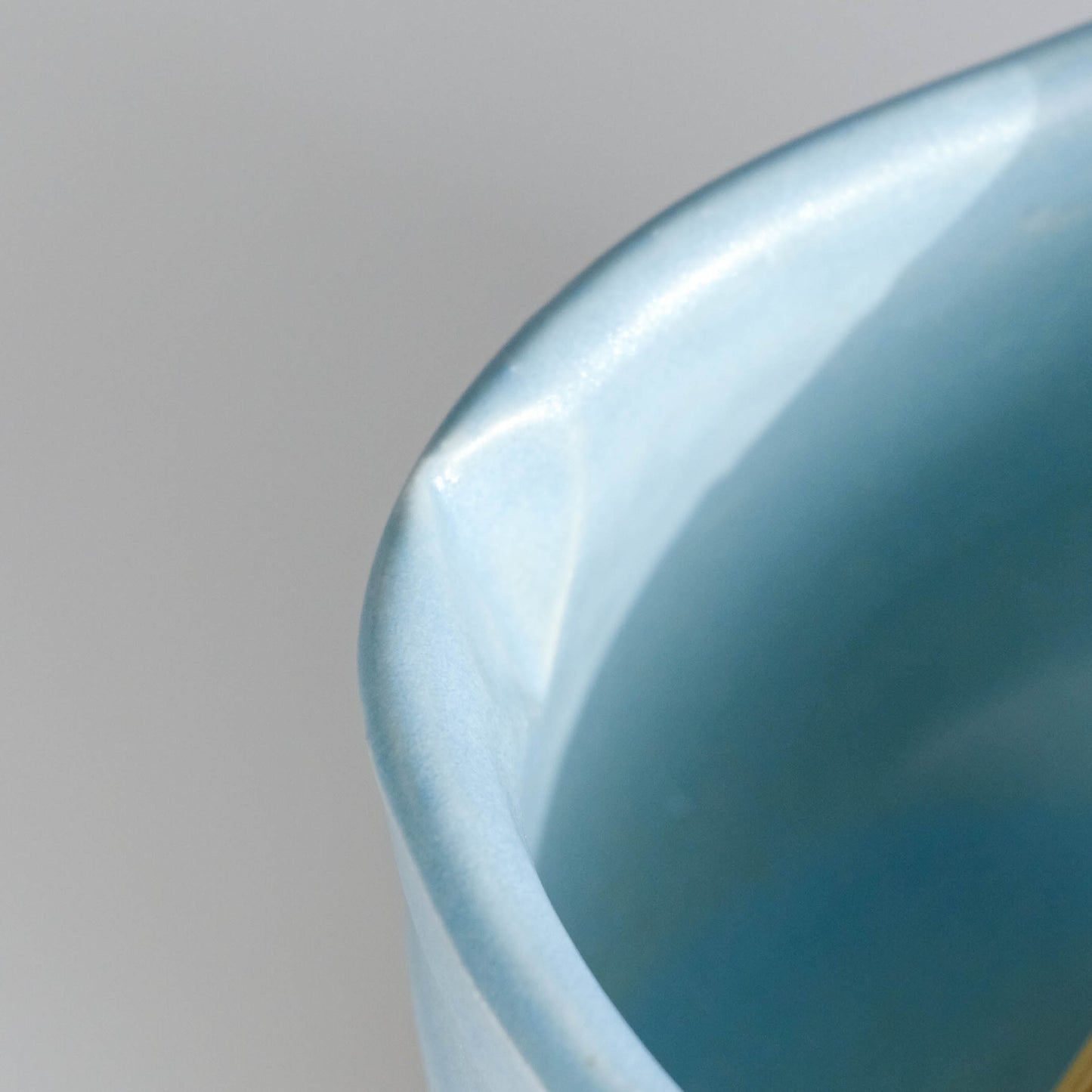Matcha Bowl with Spout (Large) - Sky Blue