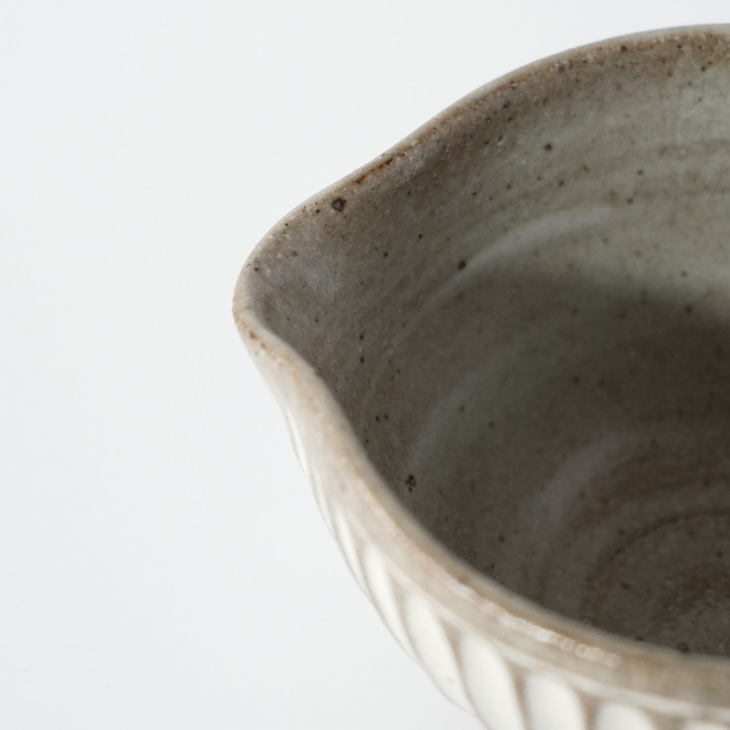 Matcha Bowl with Spout - Carved Kohiki by Masamura