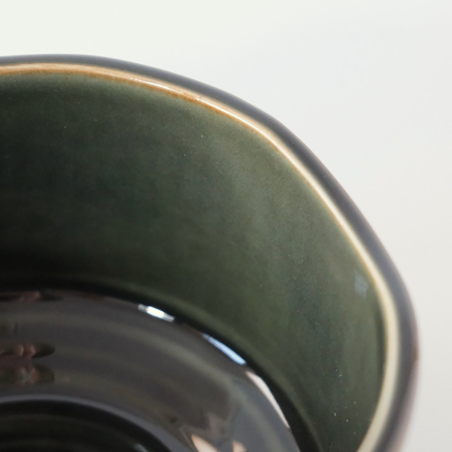 Matcha Bowl with Spout - Carved Oribe by Mizuno