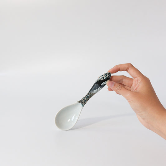 Ramen Noodle Large Spoon 17.5cm - Black Shiranami Whale