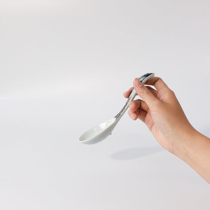 Ramen Noodle Large Spoon 17.5cm - Black Shiranami Whale