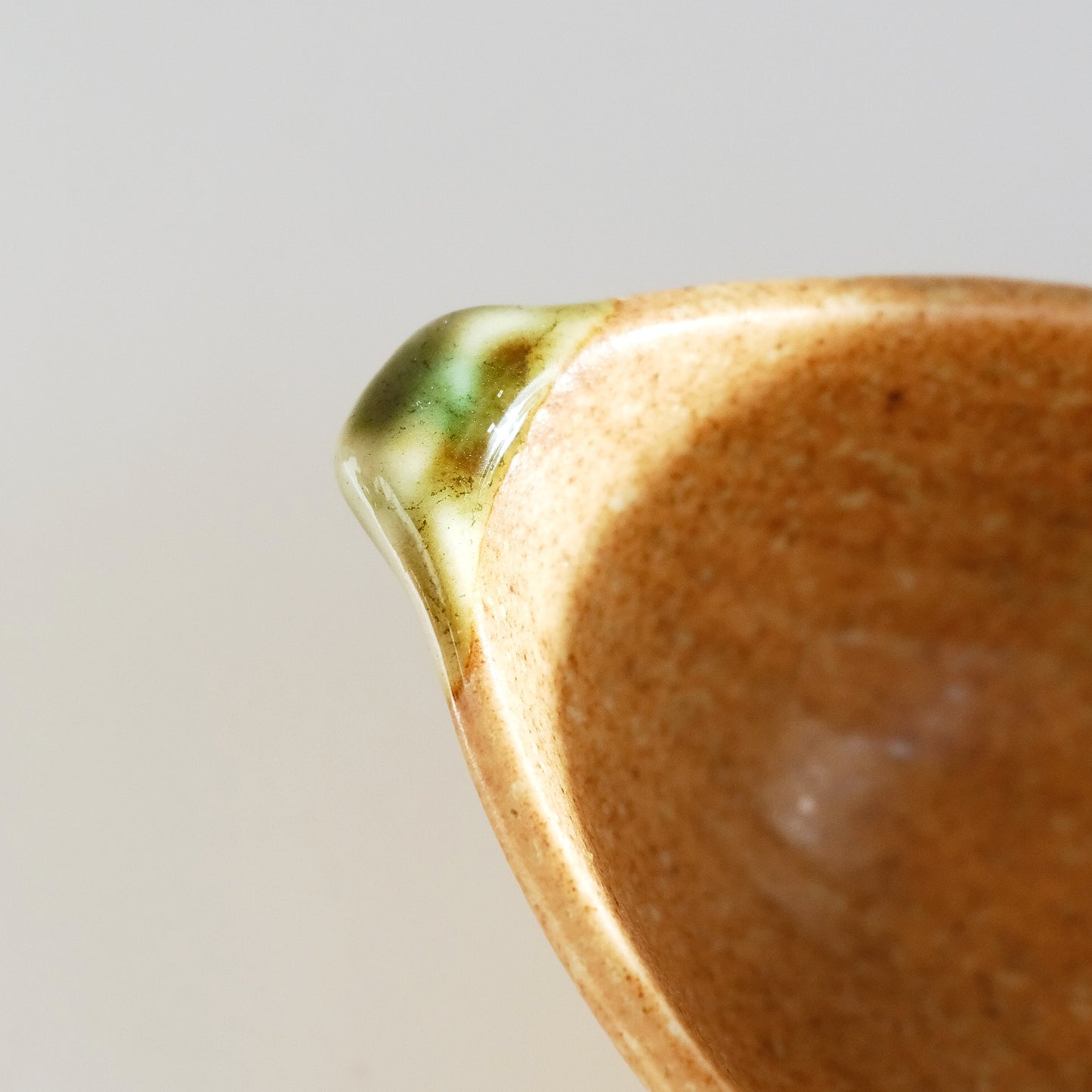 Leaf Shaped Petit Sauce Dish - Beige / Brown