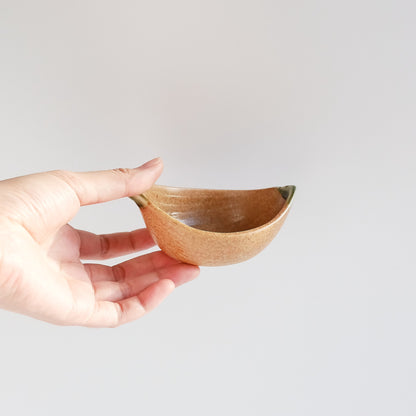 Leaf Shaped Petit Sauce Dish - Beige / Brown