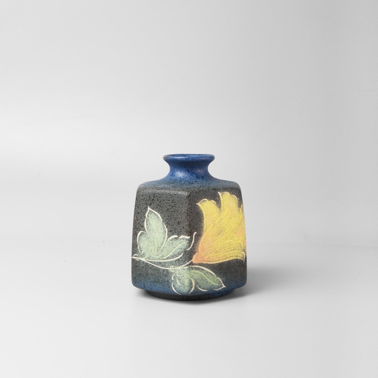 Yakishime Arita Ware Hexagonal Bud Vase - Golden Bloom