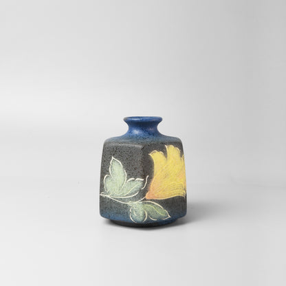 Yakishime Arita Ware Hexagonal Bud Vase - Golden Bloom