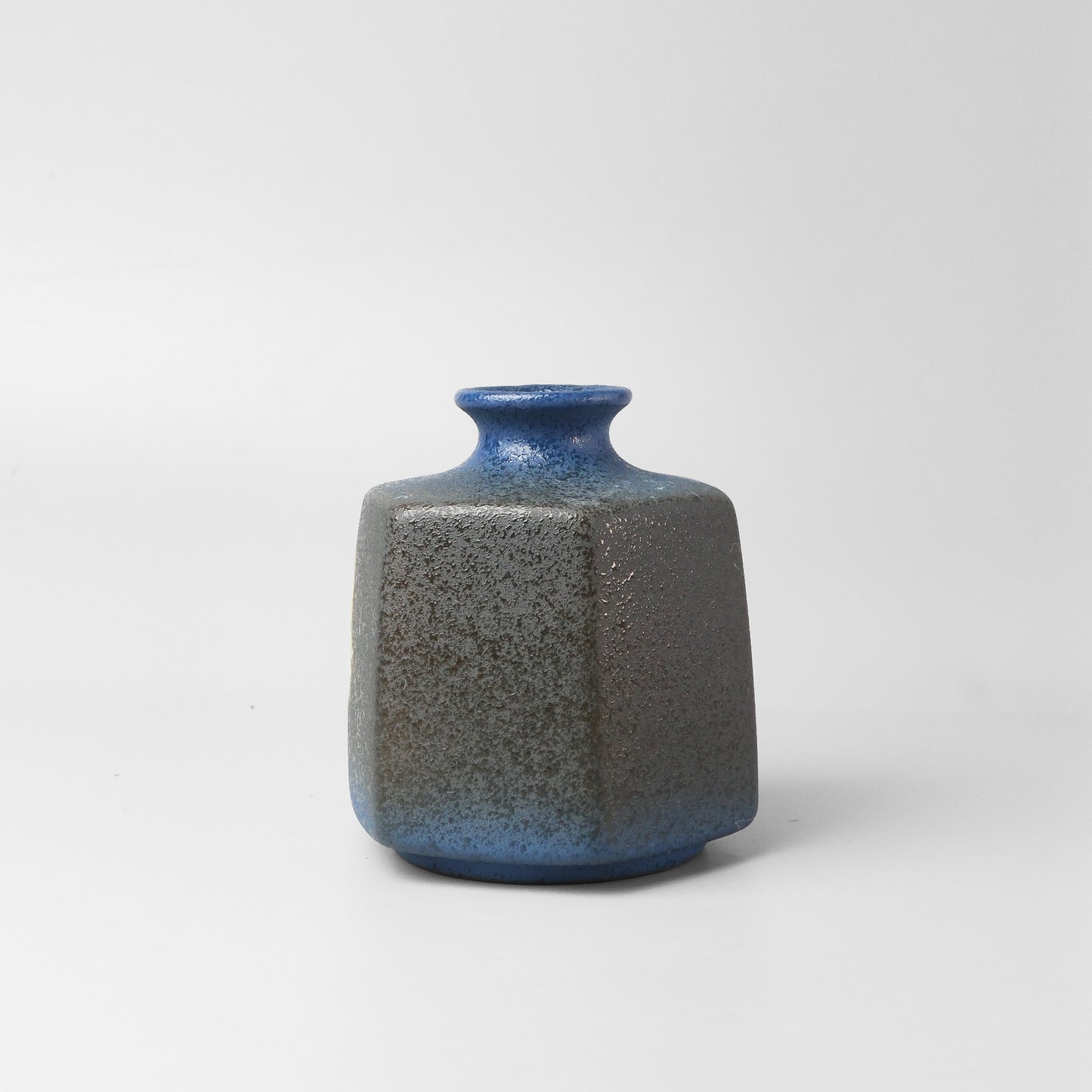 Yakishime Arita Ware Hexagonal Bud Vase - Golden Bloom